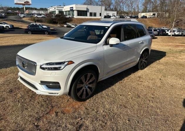 2024 Volvo XC90 Plus's photo