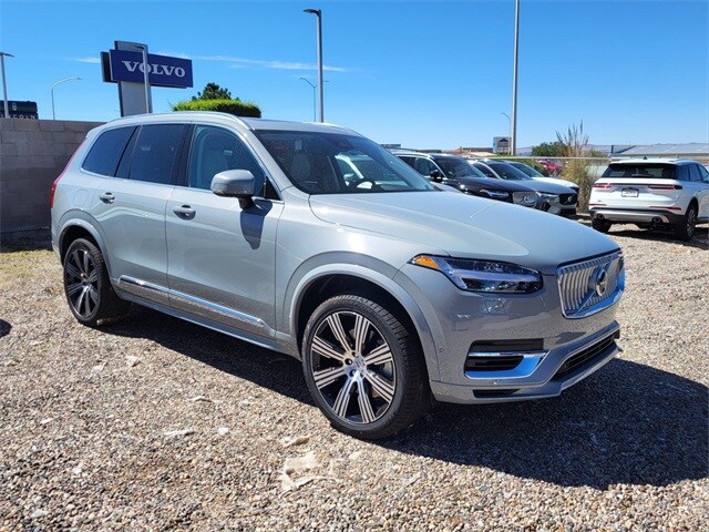 2025 Volvo XC90 T8 Plus photo 4