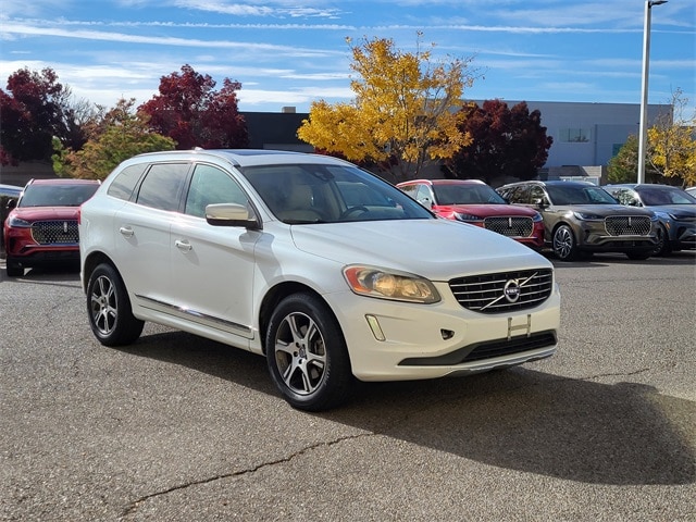 2015 Volvo XC60 T6 Premier Plus photo 3