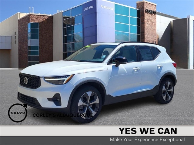2025 Volvo XC40 Plus's photo