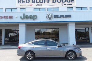 2023 Nissan Altima 2.5 SV Sedan