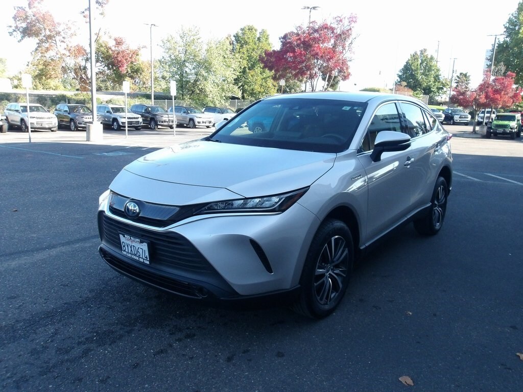 2021 Toyota Venza XLE photo 2