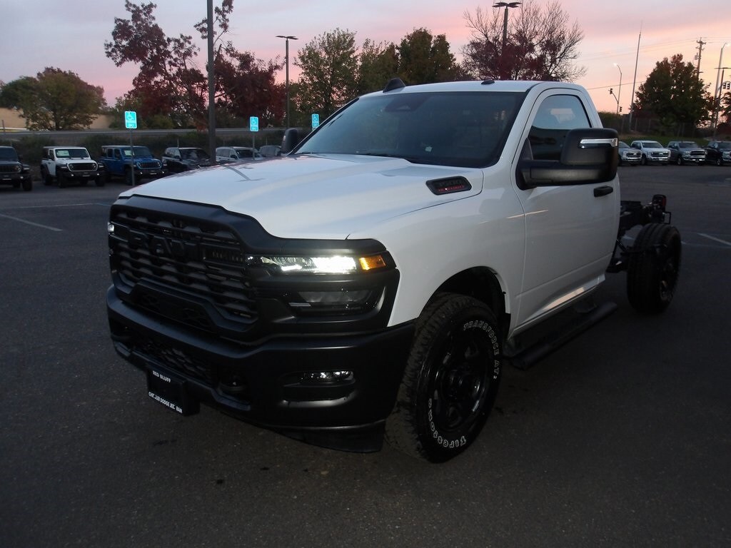 2025 Ram 3500 Tradesman photo 3