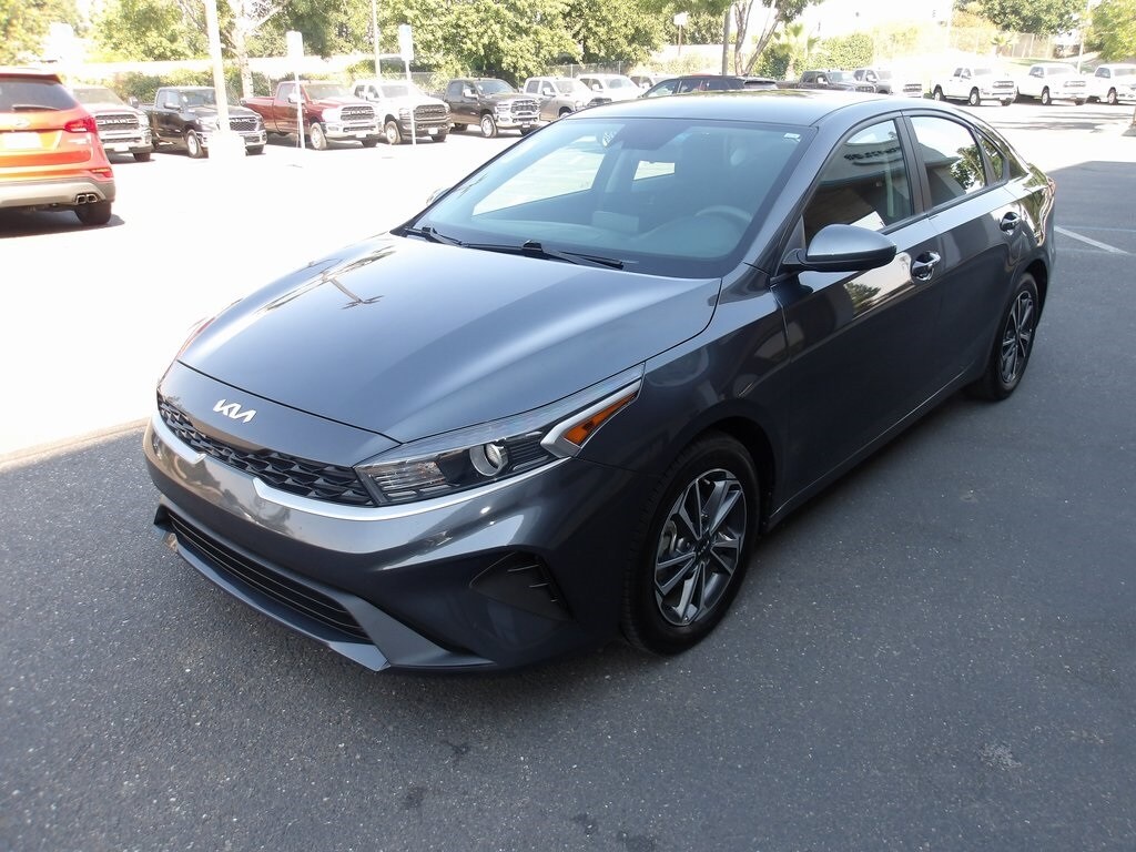 2023 Kia Forte LXS photo 4