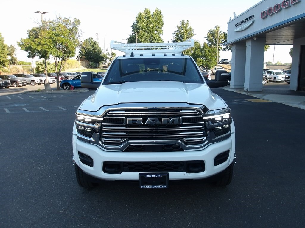 2025 Ram 5500 photo 3