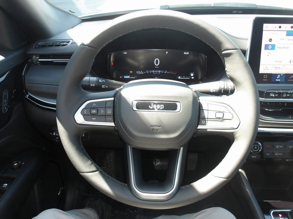 2025 Jeep Compass Limited - Photo 13
