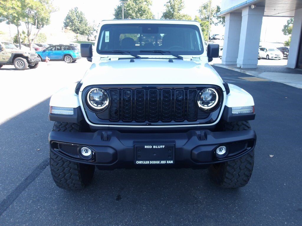 2024 Jeep Gladiator Willys photo 2