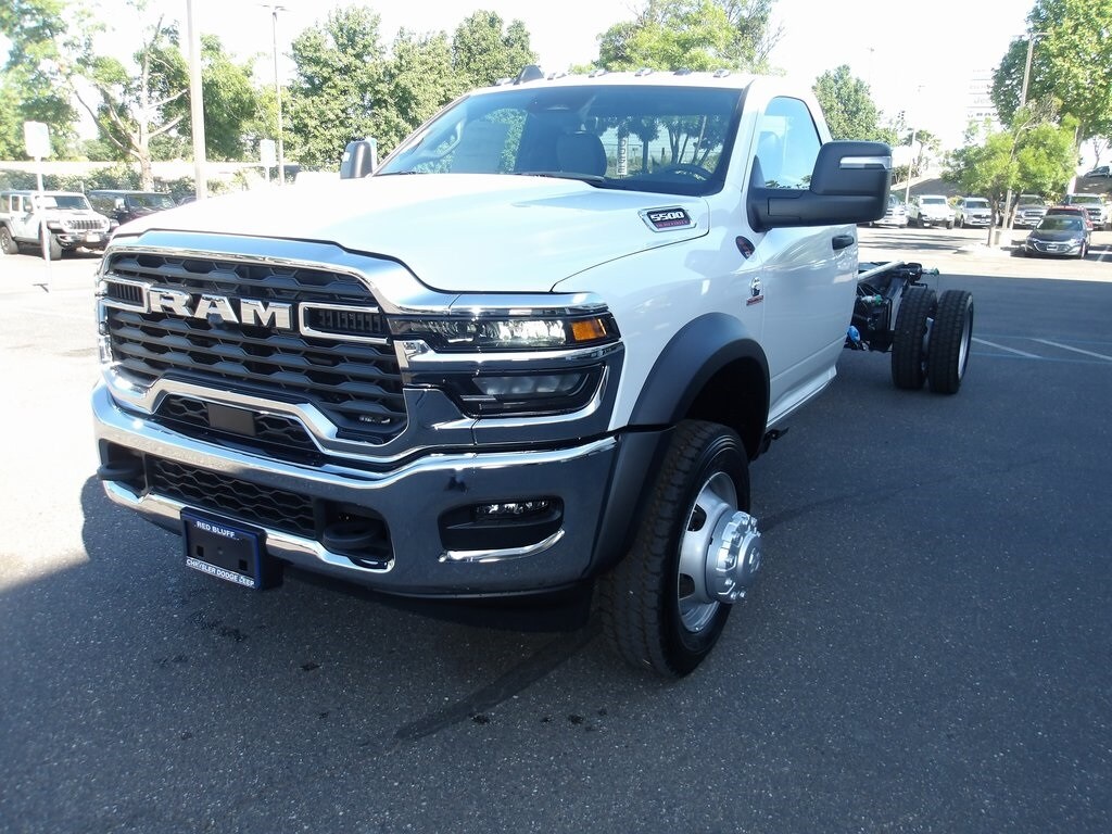 2025 Ram 5500 Tradesman photo 4