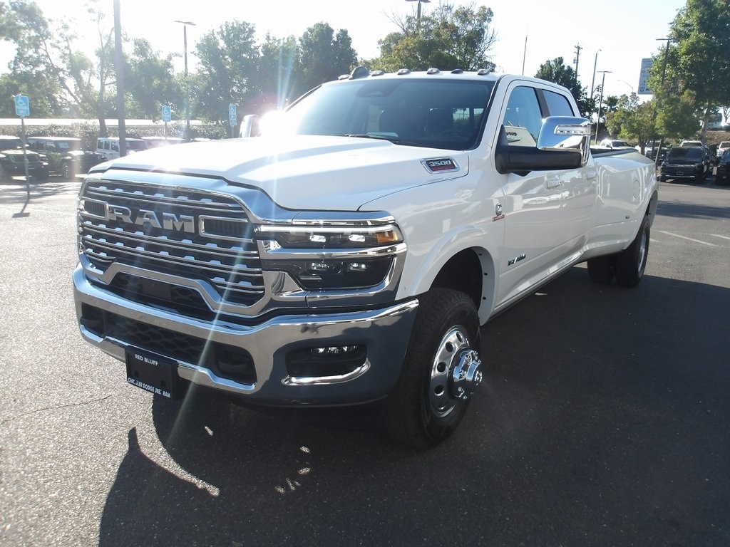 New 2025 Ram 3500 LIMITED LONGHORN CREW CAB 4X4 8' BOX Crew Cab