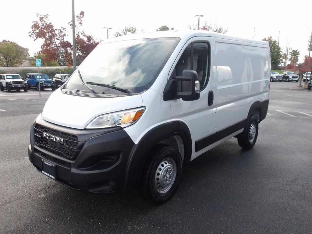 New 2026 Ram ProMaster PROMASTER 1500 TRADESMAN CARGO VAN LOW ROOF 118' W Cargo Van