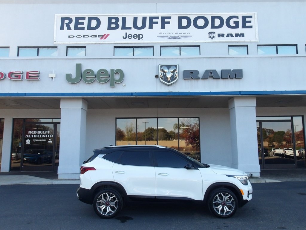 2023 Kia Seltos SX's photo