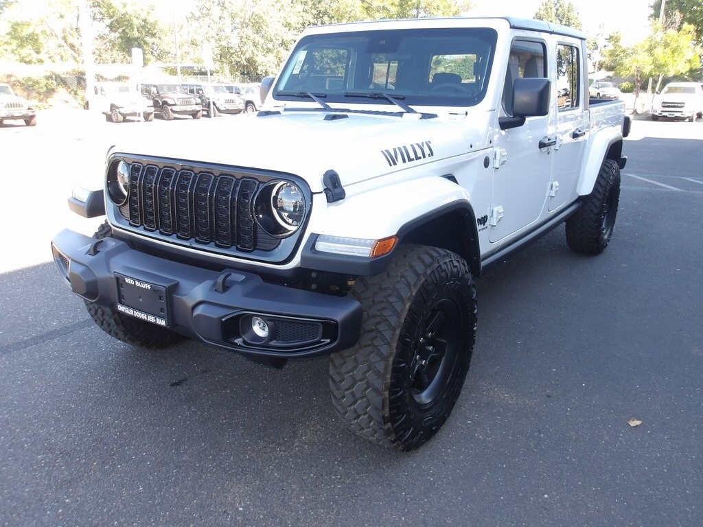 2024 Jeep Gladiator Willys photo 3