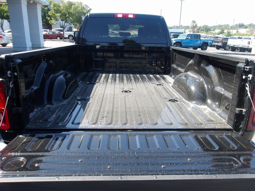 2025 RAM 3500 Big Horn - Photo 8