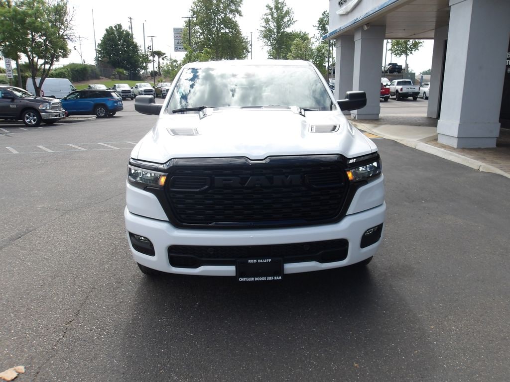 New 2026 Ram 1500 EXPRESS CREW CAB 4X4 5'7 BOX Crew Cab