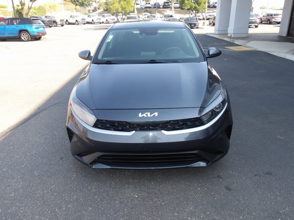 2023 Kia Forte LXS photo 3
