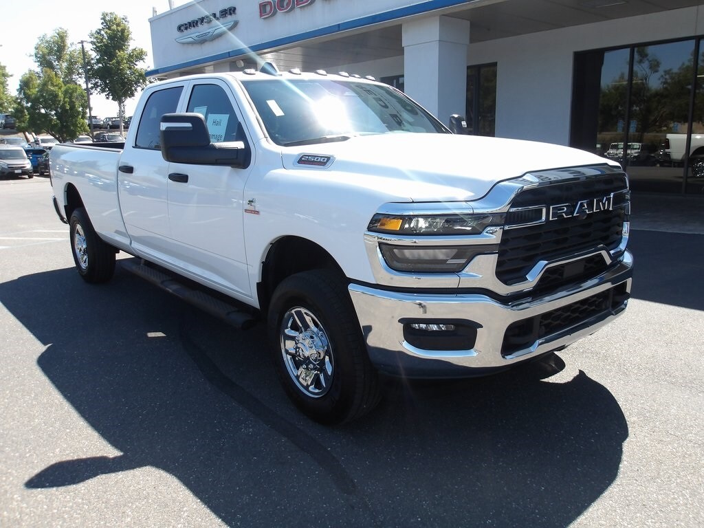 2025 Ram 2500 Tradesman photo 3