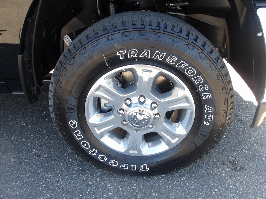 2025 RAM 3500 Big Horn - Photo 10