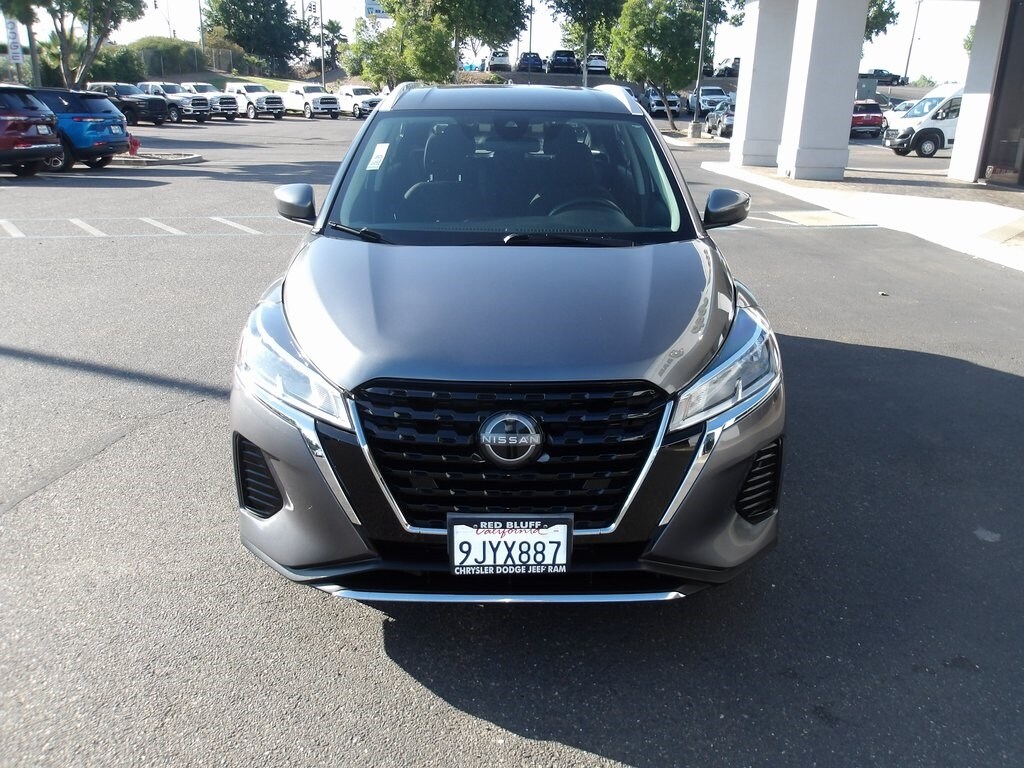 2022 Nissan Kicks SV photo 3