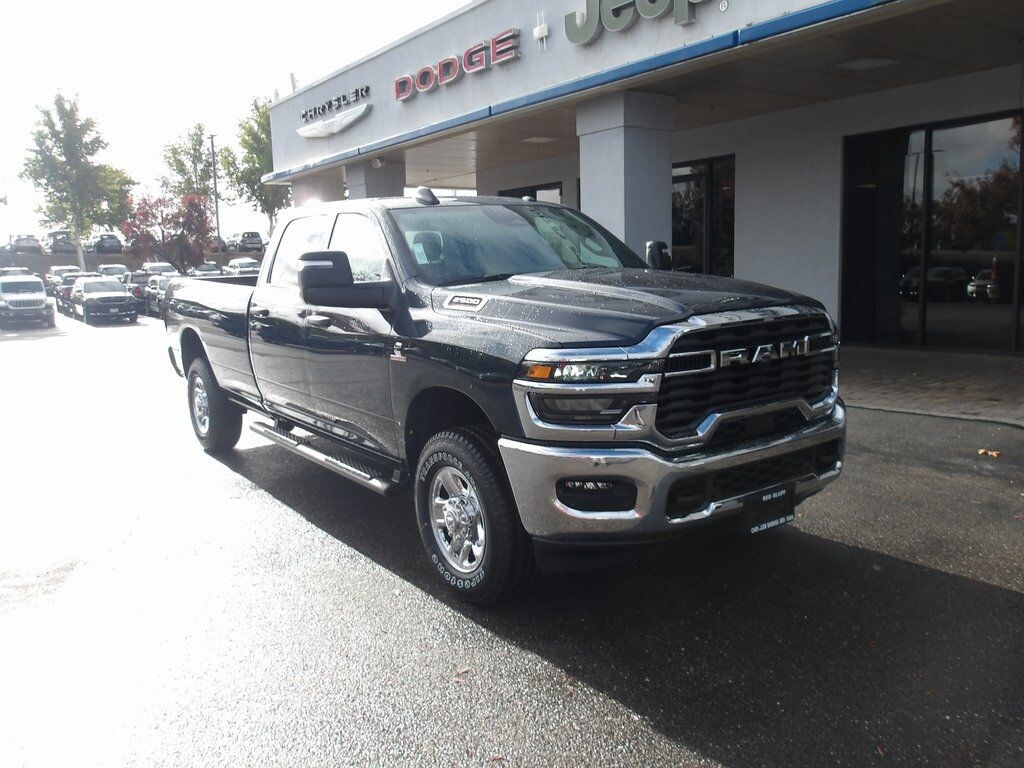 New 2026 Ram 2500 TRADESMAN CREW CAB 4X4 8' BOX Crew Cab