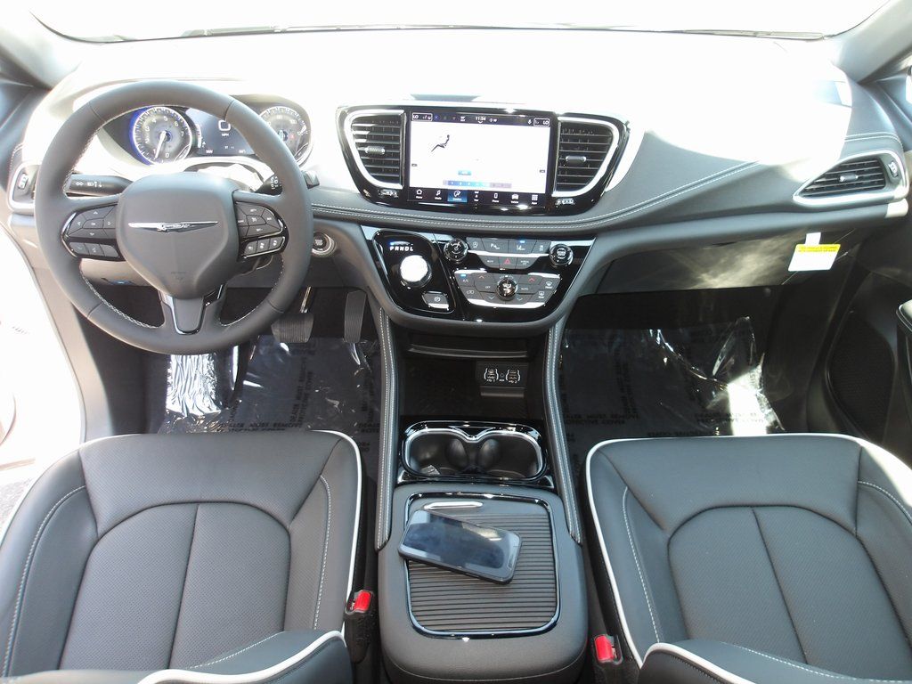 2025 Chrysler Pacifica Limited - Photo 17