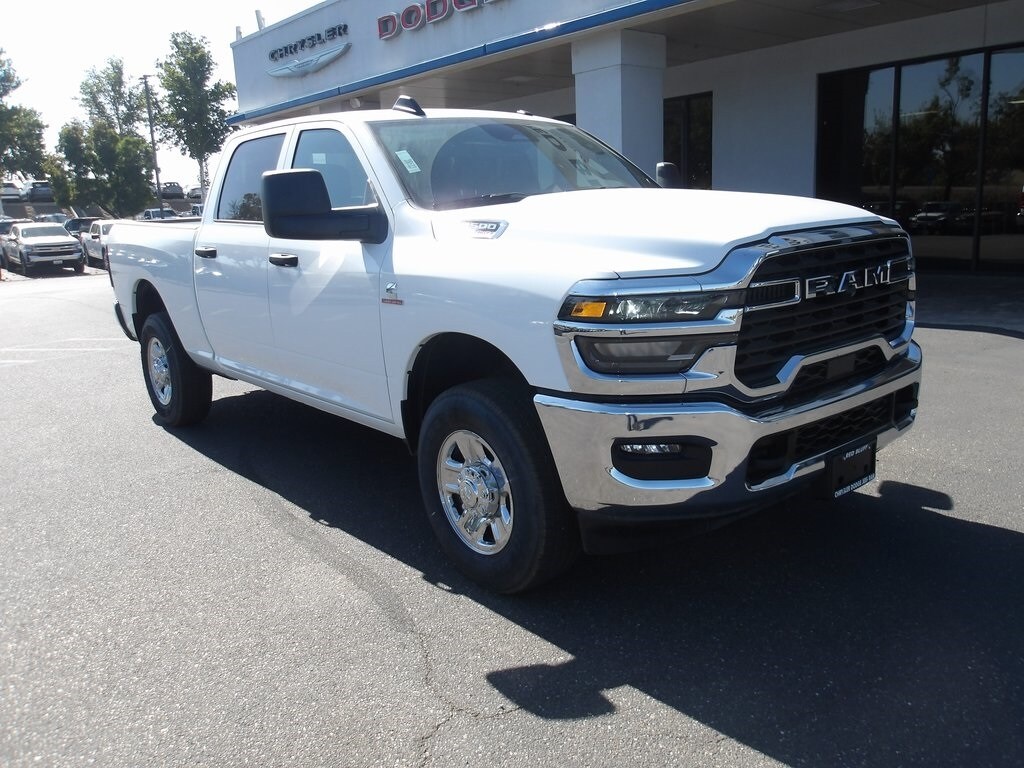 2025 Ram 3500 Tradesman photo 2