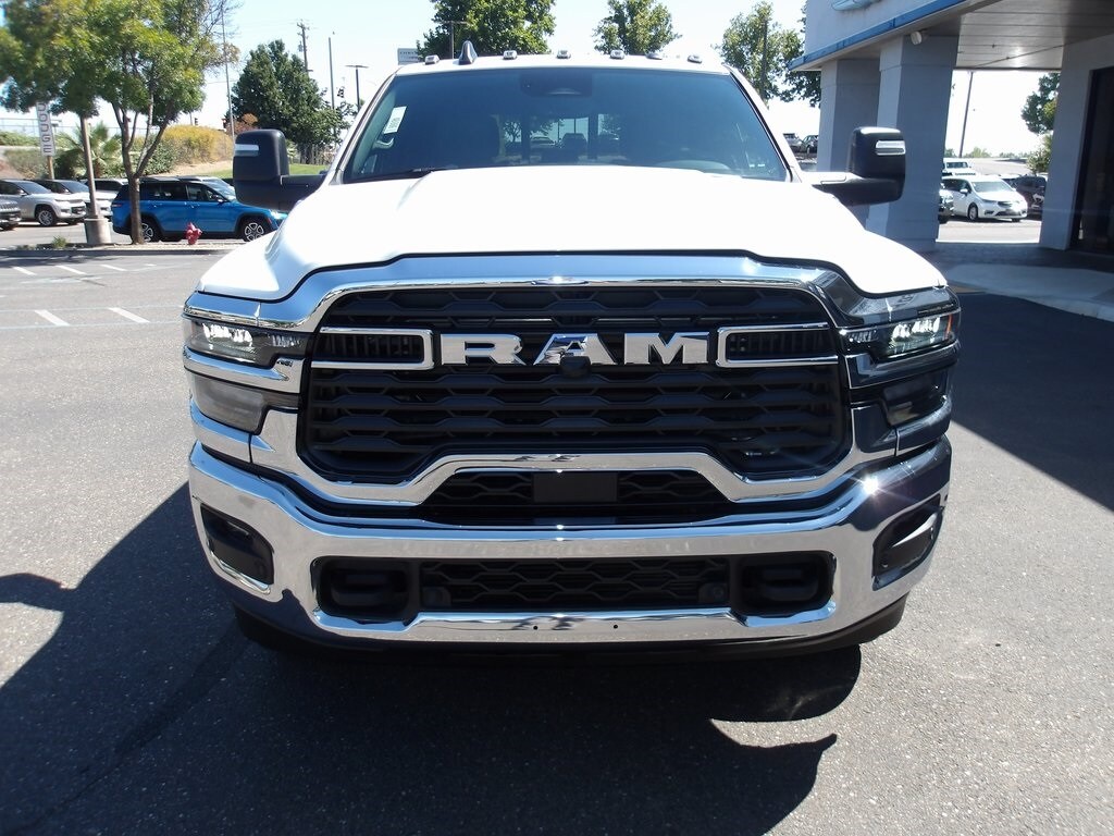 2025 Ram 2500 Tradesman photo 4