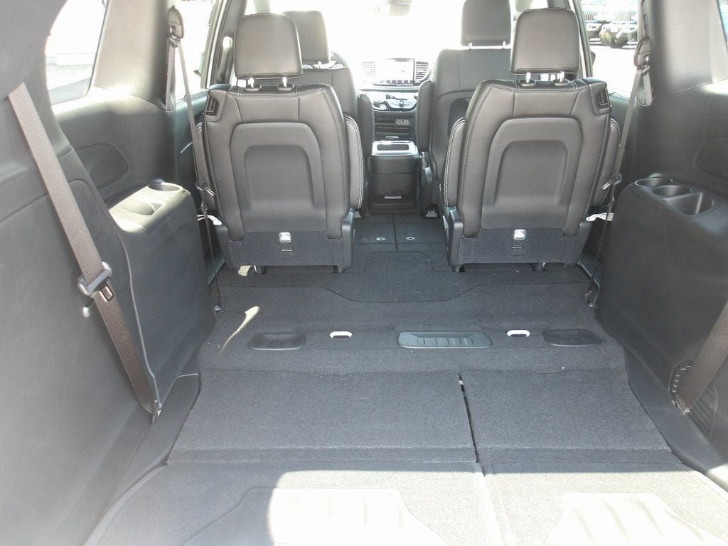 2025 Chrysler Pacifica Select - Photo 8