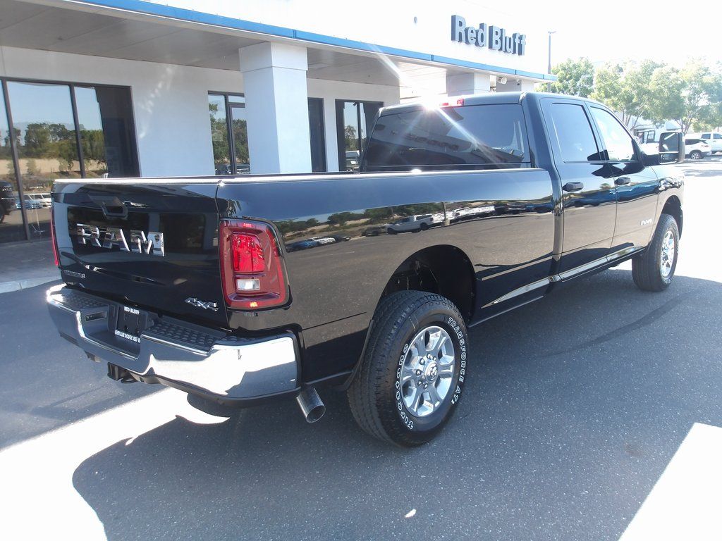 2025 RAM 3500 Big Horn - Photo 9