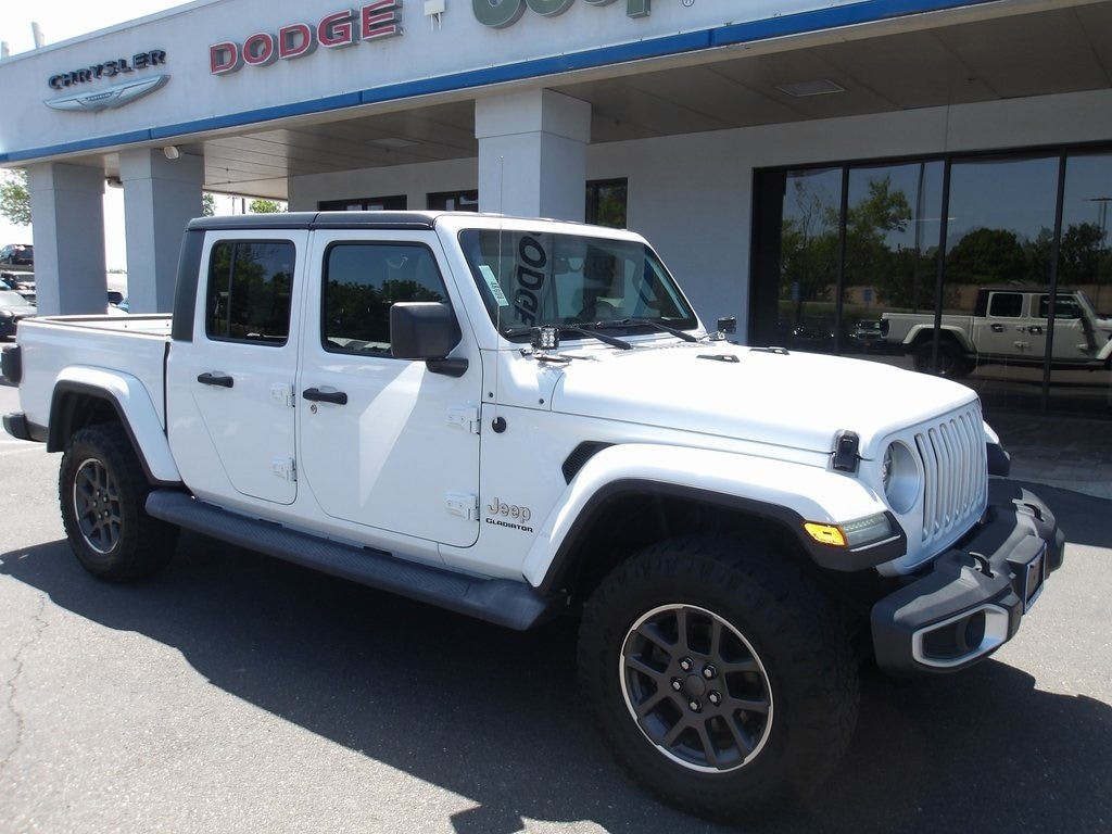 Used 2020 Jeep Gladiator Overland with VIN 1C6HJTFGXLL107752 for sale in Red Bluff, CA