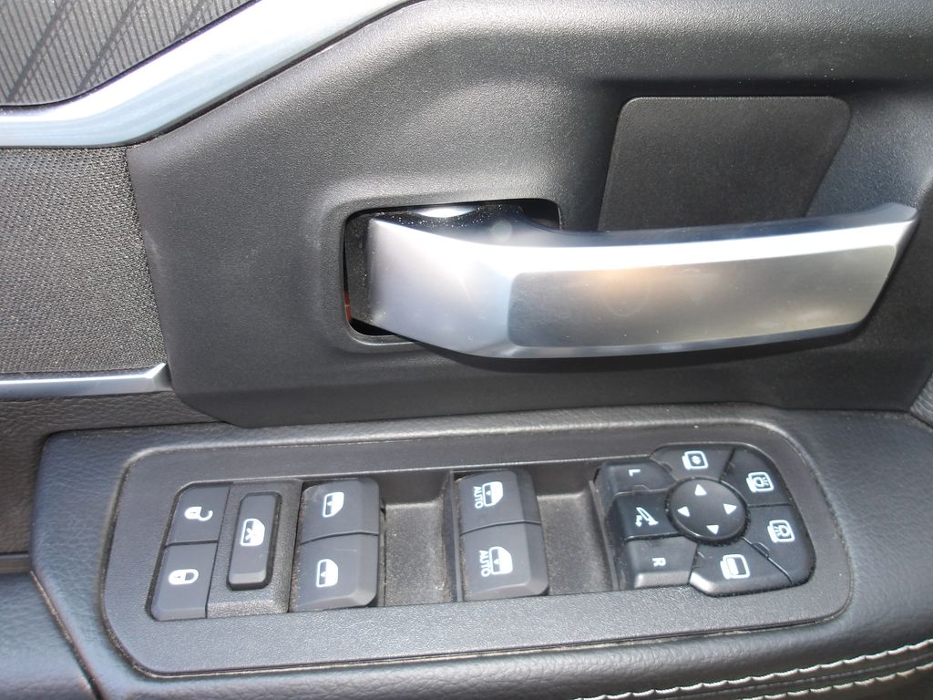 2025 RAM 2500 Big Horn - Photo 17