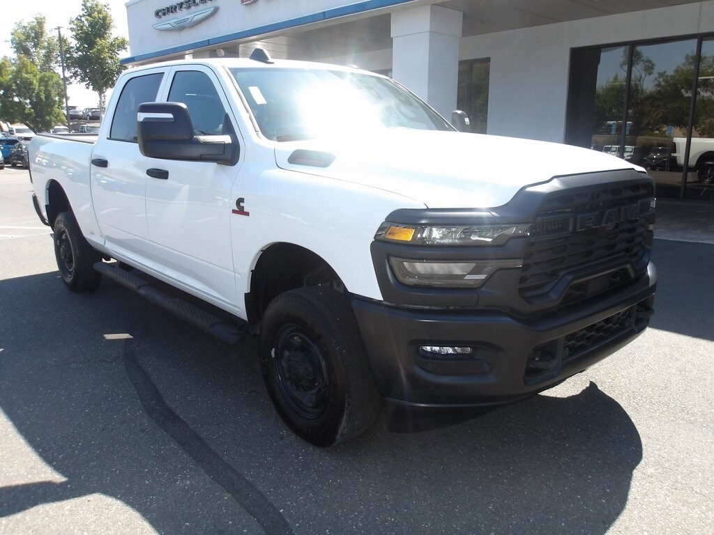 2025 Ram 2500 Tradesman photo 3