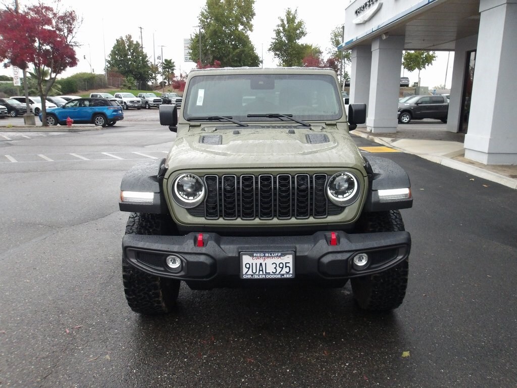 2025 Jeep Wrangler Rubicon photo 2