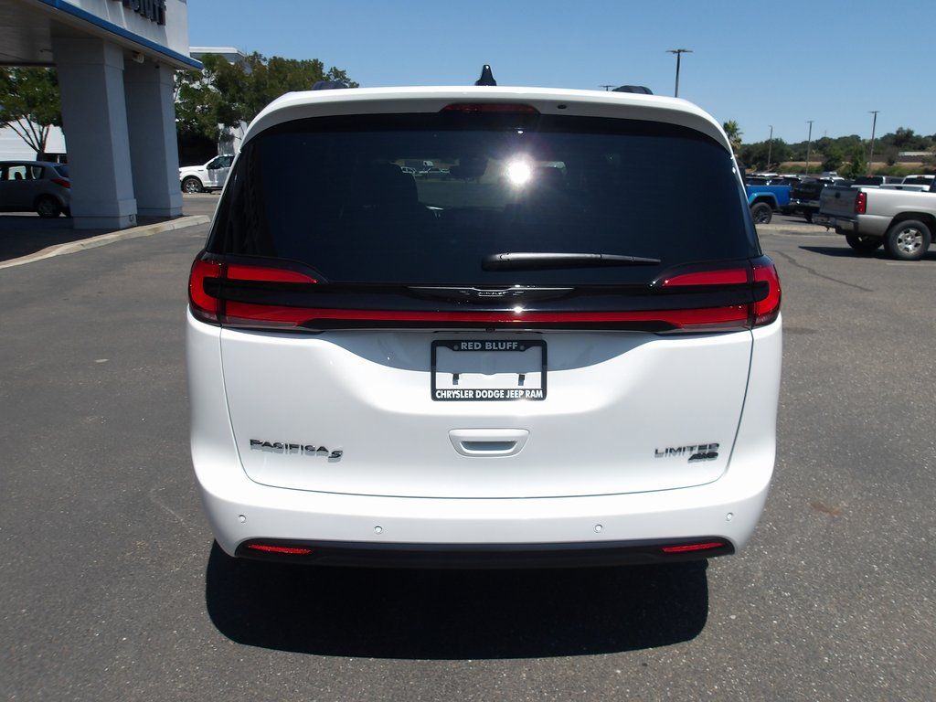 2025 Chrysler Pacifica Limited - Photo 7