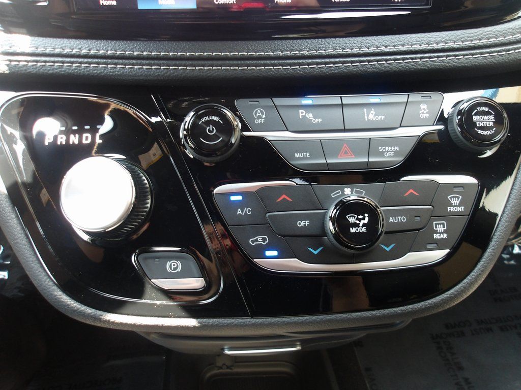 2025 Chrysler Pacifica Select - Photo 16