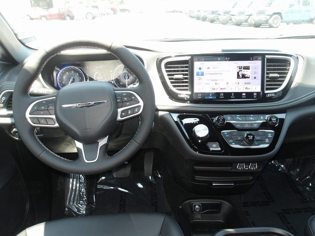 2025 Chrysler Pacifica Select - Photo 12
