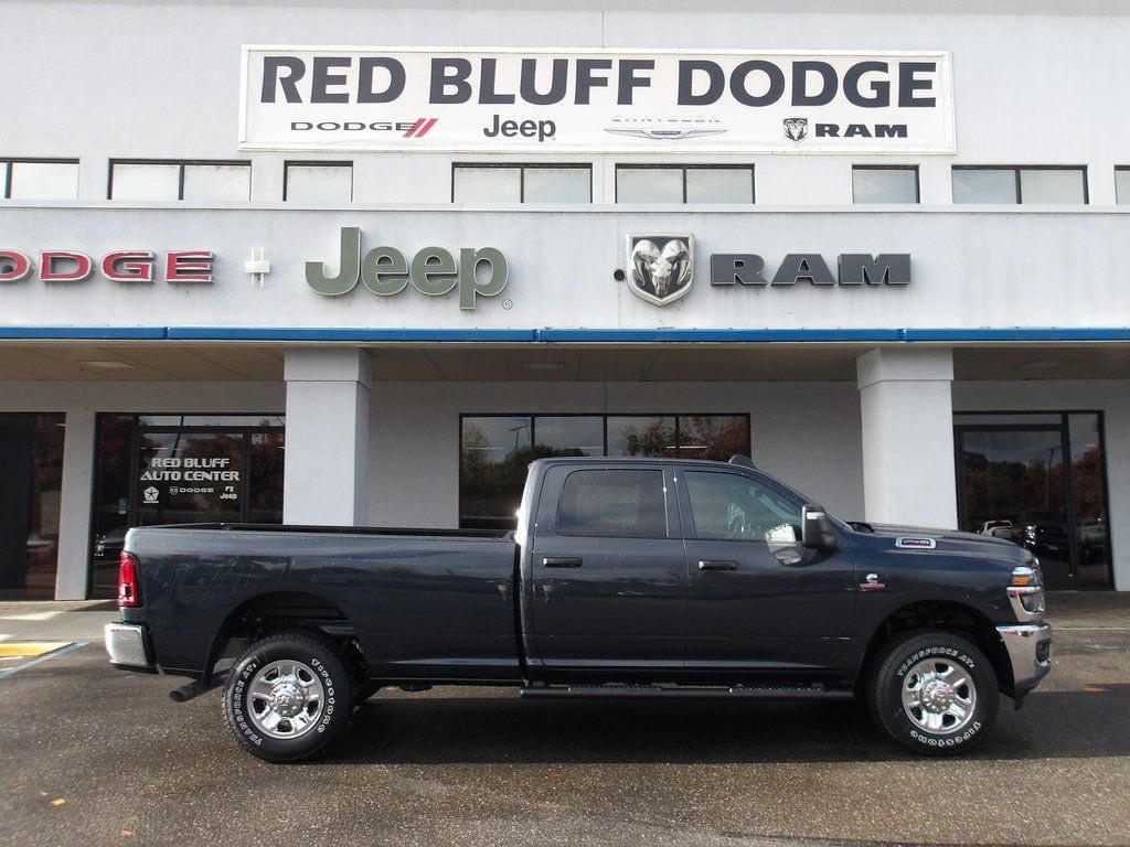 New 2026 Ram 2500 TRADESMAN CREW CAB 4X4 8' BOX Crew Cab