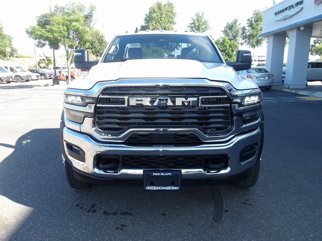 2025 Ram 5500 Tradesman photo 3
