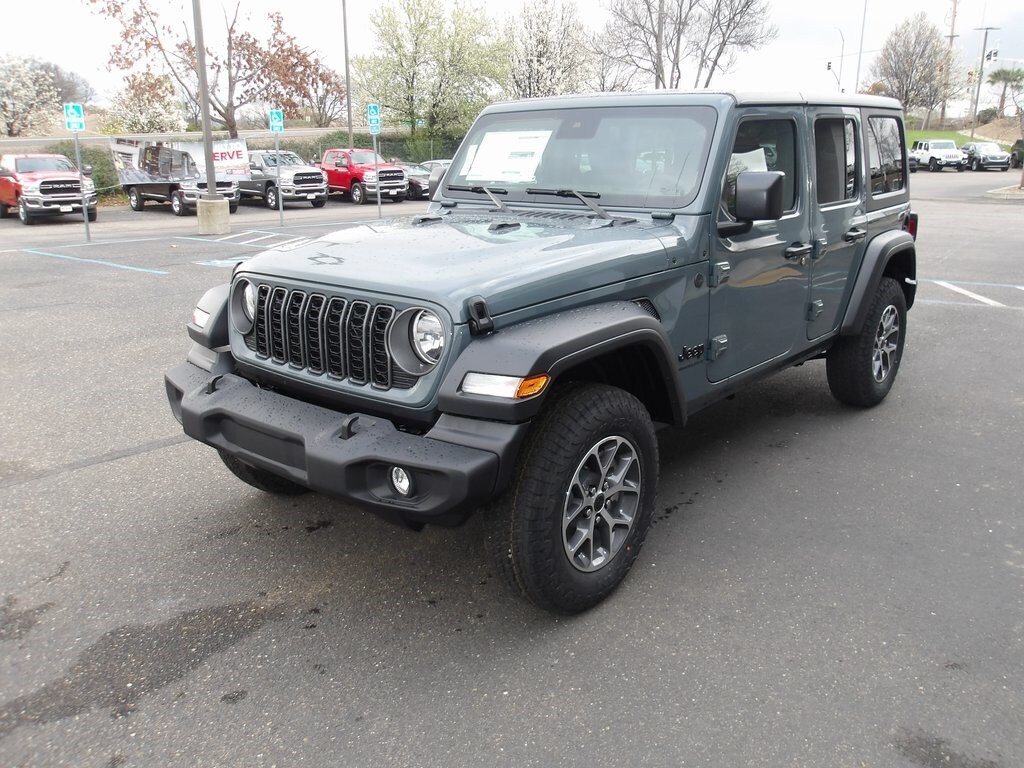 2025 Jeep Wrangler Sport S photo 3