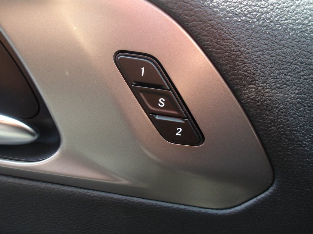2025 Chrysler Pacifica Select - Photo 20