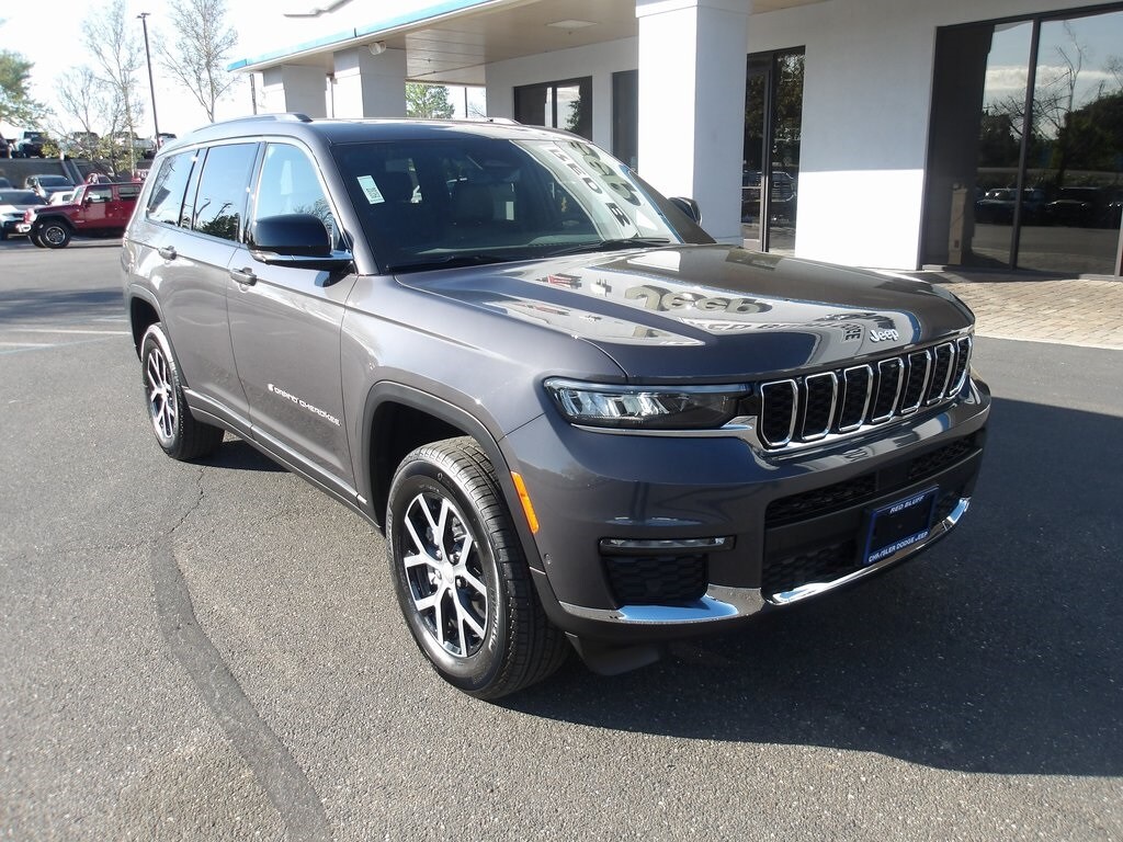 2025 Jeep Grand Cherokee L photo 2