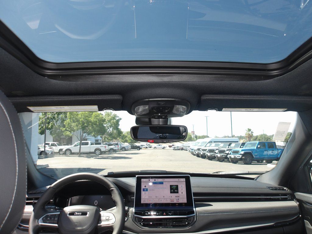 2025 Jeep Compass Limited - Photo 19