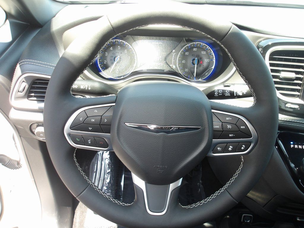 2025 Chrysler Pacifica Select - Photo 13