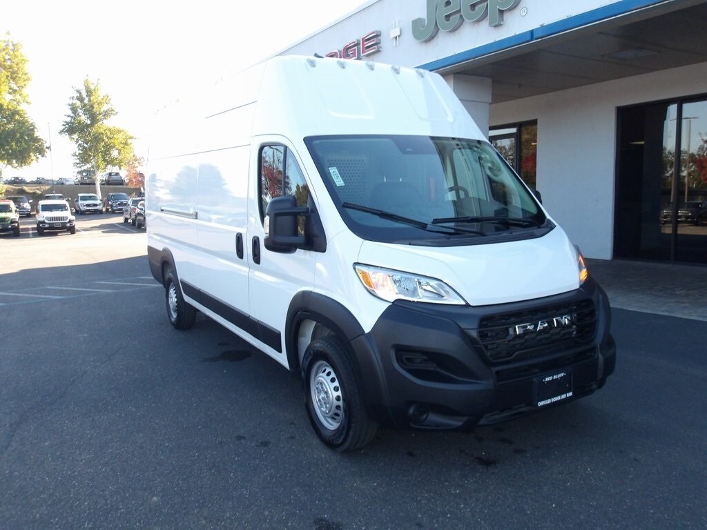 2025 Ram ProMaster 3500 Cargo Van photo 2
