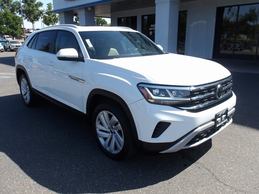Used 2020 Volkswagen Atlas Cross Sport SE w/Tech R-Line with VIN 1V26E2CA8LC213131 for sale in Red Bluff, CA