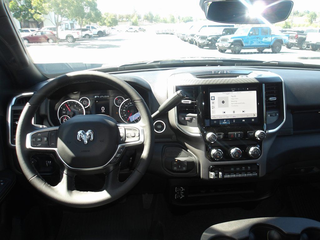 2025 RAM 3500 Big Horn - Photo 11