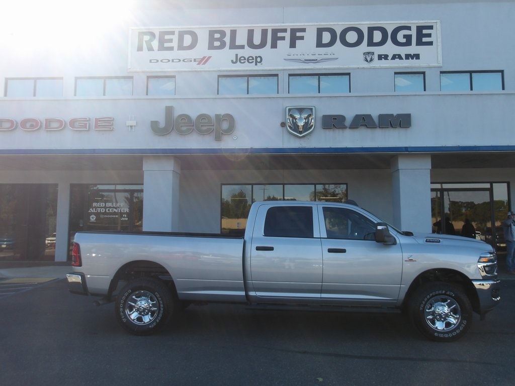 New 2026 Ram 2500 TRADESMAN CREW CAB 4X4 8' BOX Crew Cab