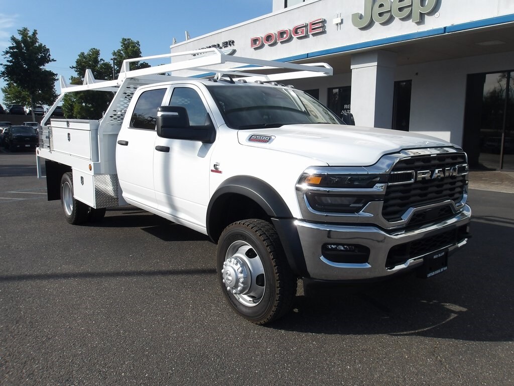 New 2025 Ram 5500 Chassis Cab 5500 TRADESMAN CHASSIS CREW CAB 4X4 60' CA Crew Cab