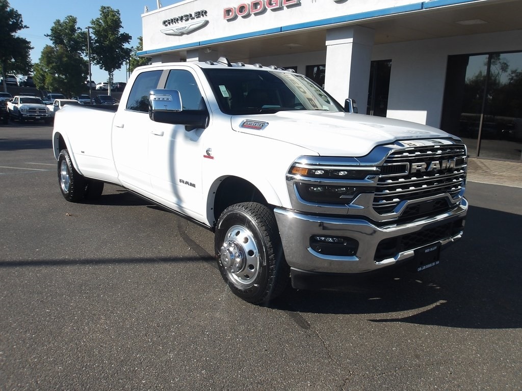 New 2025 Ram 3500 LIMITED LONGHORN CREW CAB 4X4 8' BOX Crew Cab
