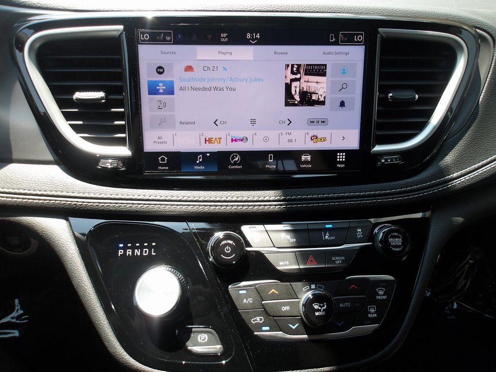 2025 Chrysler Pacifica Select - Photo 15