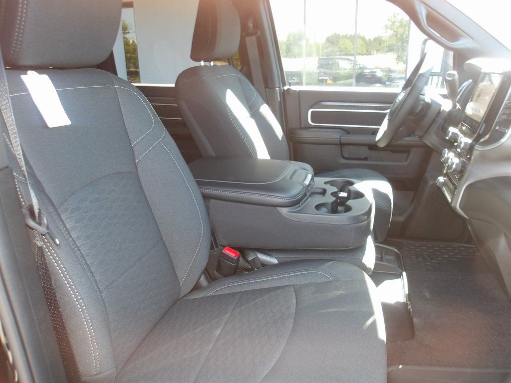2025 RAM 3500 Big Horn - Photo 14